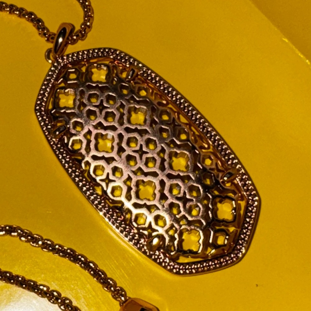 Kendra Scott Rose Gold Tone Filigree Pendant Necklace – Adjustable